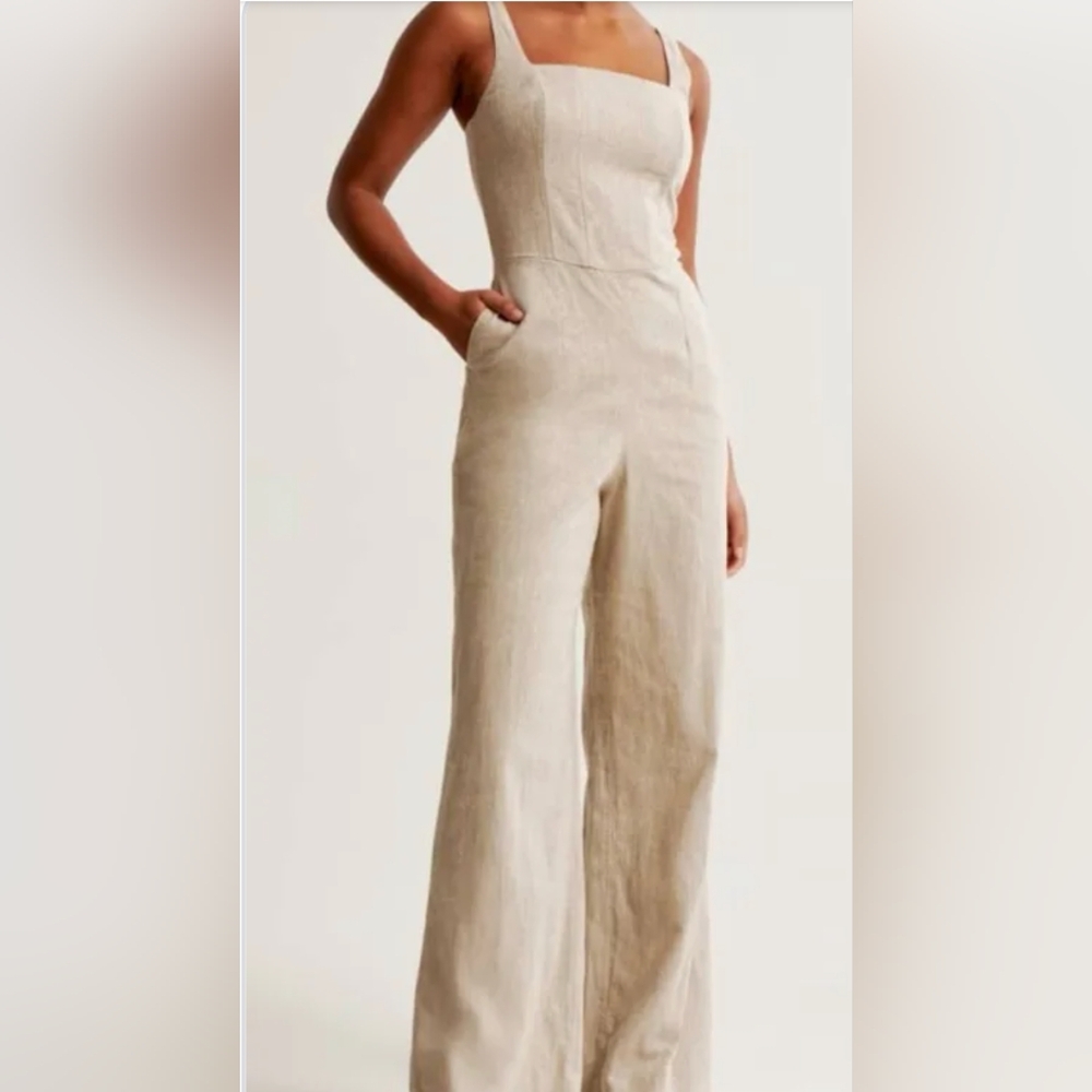Abercrombie & Fitch Linen Jumpsuit with Square Neckline and Relaxed-Leg Fit, XLT